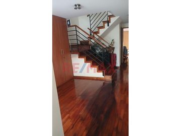 ¡Tu hogar ideal te espera en Surco!

Descubre este espectacular tríplex en una de las mejores zonas de Surco, a pocos pasos de El Trigal. Vive con l