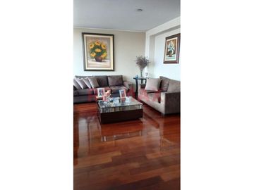 ¡Tu hogar ideal te espera en Surco!

Descubre este espectacular tríplex en una de las mejores zonas de Surco, a pocos pasos de El Trigal. Vive con l