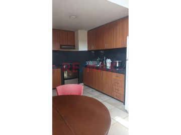 ¡Tu hogar ideal te espera en Surco!

Descubre este espectacular tríplex en una de las mejores zonas de Surco, a pocos pasos de El Trigal. Vive con l