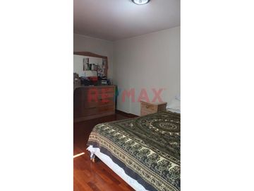 ¡Tu hogar ideal te espera en Surco!

Descubre este espectacular tríplex en una de las mejores zonas de Surco, a pocos pasos de El Trigal. Vive con l