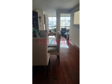 ¡Tu hogar ideal te espera en Surco!

Descubre este espectacular tríplex en una de las mejores zonas de Surco, a pocos pasos de El Trigal. Vive con l