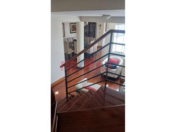 ¡Tu hogar ideal te espera en Surco!

Descubre este espectacular tríplex en una de las mejores zonas de Surco, a pocos pasos de El Trigal. Vive con l