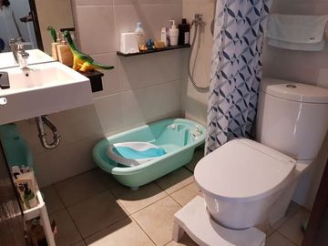 Rumah 2 lantai nyaman dan strategis di galaxy bekasi selatan