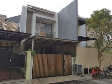 Rumah 2 lantai nyaman dan strategis di galaxy bekasi selatan