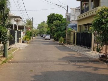 Rumah 2 lantai nyaman dan strategis di galaxy bekasi selatan