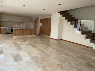 VENTA CASA EN LOMAS DEL PEDREGAL