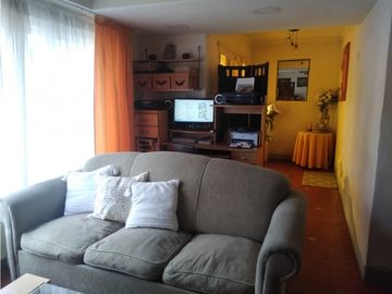 Casa americana 3 ambientes con quincho y terraza/ Barrio Sarmiento