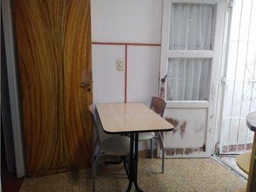 Casa americana 3 ambientes con quincho y terraza/ Barrio Sarmiento