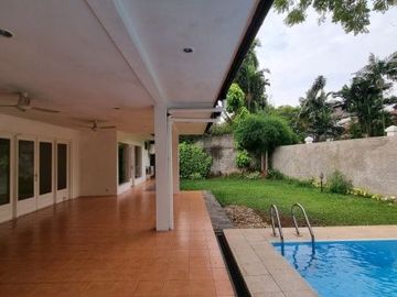 DIJUAL RUMAH BAGUS DAN ASRI di JL KEMANG DALAM, JAKSEL