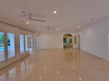 DIJUAL RUMAH BAGUS DAN ASRI di JL KEMANG DALAM, JAKSEL