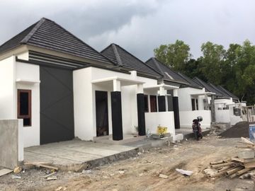 RUMAH SIAP HUNI MURAH HANYA 300 JUTAAN DI AREA INDUSTRI SEDAYU