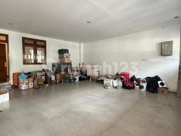 Rumah Mewah Tropical Lengkap Swimpool di Komplek Elit Cinere