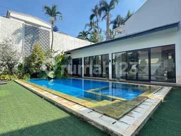 Rumah Mewah Tropical Lengkap Swimpool di Komplek Elit Cinere