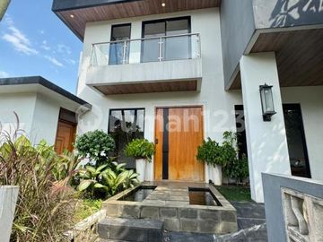 Rumah Mewah Tropical Lengkap Swimpool di Komplek Elit Cinere