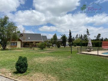 Parcela con 2 casas 8D/4B estar y piscina en Calera de Tango