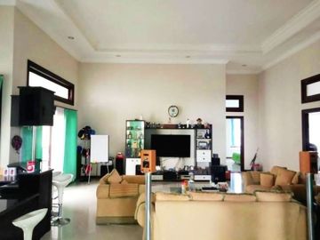Rumah Mewah Luas 450 di Villa Puncak Tidar kota Malang