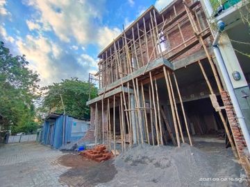 DIJUAL RUMAH MODERN PROSES BANGUN DI JL DAMAI DEKAT UII, UGM, HYATT