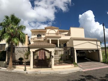 SABINOS RESIDENCIAL CASA EN VENTA EN PRIVADA SOBRE BLV PRINCIPAL, ZONA EXCLUSIVA
