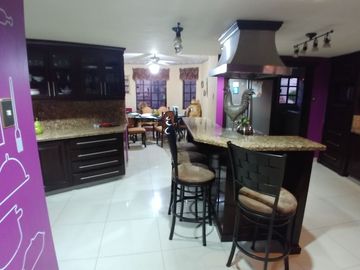 SABINOS RESIDENCIAL CASA EN VENTA EN PRIVADA SOBRE BLV PRINCIPAL, ZONA EXCLUSIVA