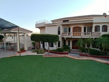 SABINOS RESIDENCIAL CASA EN VENTA EN PRIVADA SOBRE BLV PRINCIPAL, ZONA EXCLUSIVA