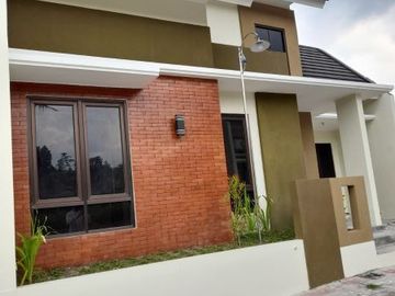 Dapatkan Promo Menarik! Rumah Modern Cantik Bonus Kanopi & Pagar