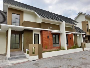 Dapatkan Promo Menarik! Rumah Modern Cantik Bonus Kanopi & Pagar