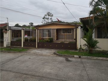 EN VENTA!! Casa en Parques del oeste