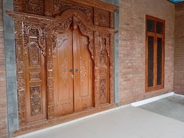 RUMAH MURAH DESAIN CLASSIC LUAS TANAH 101 M2 DI PRAMBANAN