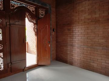 RUMAH MURAH DESAIN CLASSIC LUAS TANAH 101 M2 DI PRAMBANAN