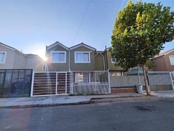 VENTA CASA BUIN TRES DORMITORIOS ESTACIONAMIENTO