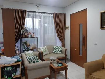 FORESTA BSD CLUSTER PLACIDO RUMAH SIAP HUNI 3 LANTAI DIJUAL CEPAT