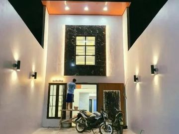 Rumah Modern Minimalis Jalan Sidodadi Simokerto Surabaya
