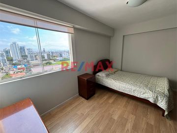 ✨ ¡Descubre tu nuevo hogar en San José de California ✨

Este fascinante departamento dúplex te espera en 📍 San José de California, ofreciéndote como