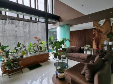 RUMAH MODERN at Jl PANGLIMA POLIM, PANGPOL, KEBAYORAN BARU