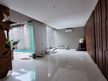 RUMAH MODERN at Jl PANGLIMA POLIM, PANGPOL, KEBAYORAN BARU