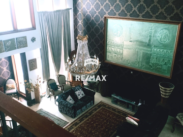 DIJUAL RUMAH MEWAH ALA VILLA DI BINTARO SEKTOR  9 ADA KOLAM RENANG