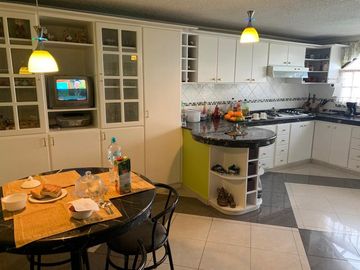 Casa Pusuquí - San Gregorio 1: Vendo Hermosa Casa Acabados De Primera Zona Residencial Privada