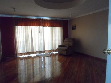Casa Pusuquí - San Gregorio 1: Vendo Hermosa Casa Acabados De Primera Zona Residencial Privada