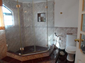 Casa Pusuquí - San Gregorio 1: Vendo Hermosa Casa Acabados De Primera Zona Residencial Privada
