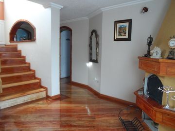 Casa Pusuquí - San Gregorio 1: Vendo Hermosa Casa Acabados De Primera Zona Residencial Privada