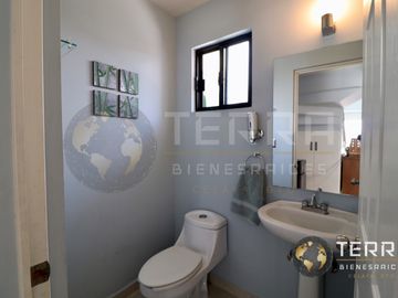 VENTA CASA Amplia En La Cantera Residencial Villa Marino Celaya Modelo: Modena