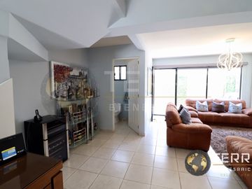 VENTA CASA Amplia En La Cantera Residencial Villa Marino Celaya Modelo: Modena