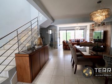 VENTA CASA Amplia En La Cantera Residencial Villa Marino Celaya Modelo: Modena