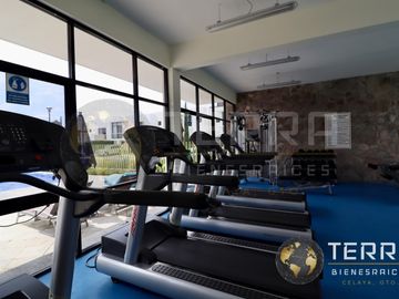 VENTA CASA Amplia En La Cantera Residencial Villa Marino Celaya Modelo: Modena