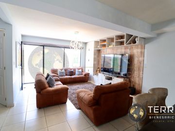 VENTA CASA Amplia En La Cantera Residencial Villa Marino Celaya Modelo: Modena