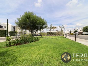 VENTA CASA Amplia En La Cantera Residencial Villa Marino Celaya Modelo: Modena