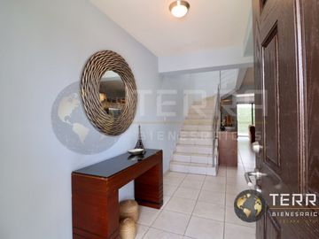 VENTA CASA Amplia En La Cantera Residencial Villa Marino Celaya Modelo: Modena