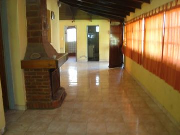 CAÑUELAS: CASA PRINCIPAL + 2 LOCALES + CASA EN 1ER PISO