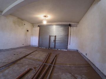 CAÑUELAS: CASA PRINCIPAL + 2 LOCALES + CASA EN 1ER PISO