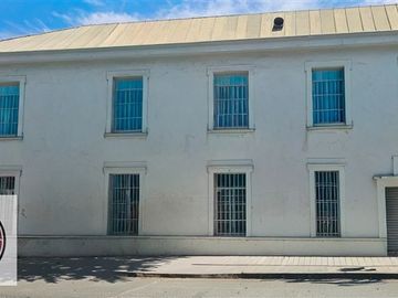 Amplio Local Comercial en arriendo en Providencia